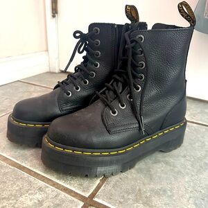 Jadon Dr. Martens